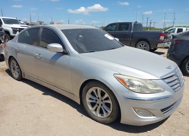2013 HYUNDAI Genesis