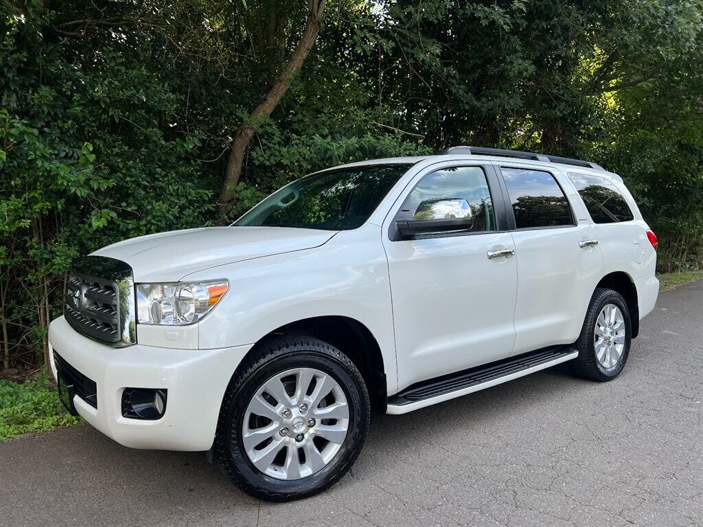 2016 TOYOTA Sequoia