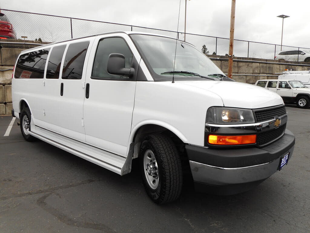 2017 CHEVROLET Express