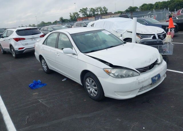 2005 TOYOTA Camry