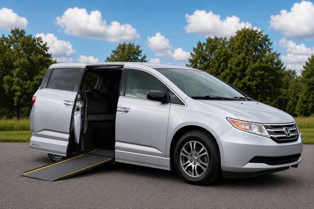 2013 HONDA Odyssey