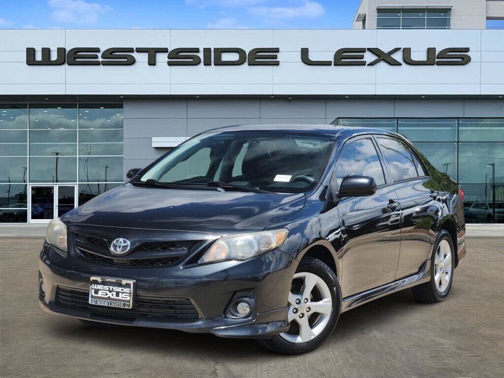 2013 TOYOTA Corolla