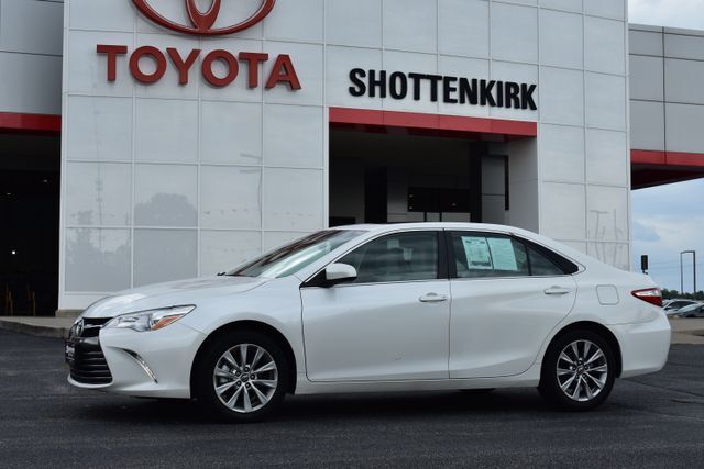 2017 TOYOTA Camry