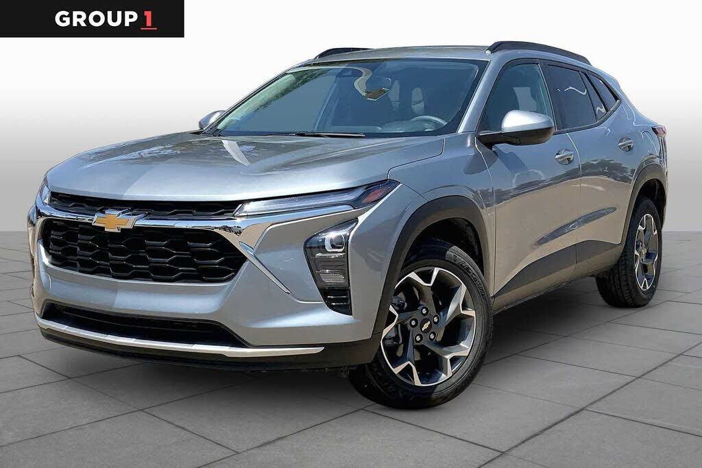 2025 CHEVROLET Trax