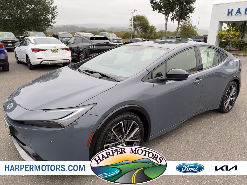 2024 TOYOTA PRIUS