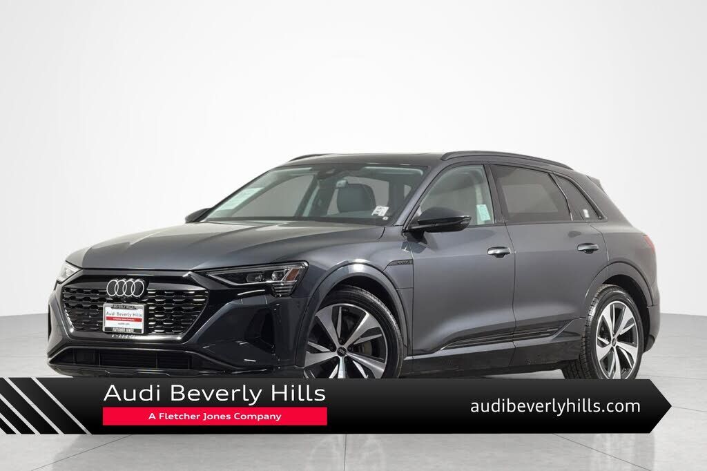 2024 AUDI Q8