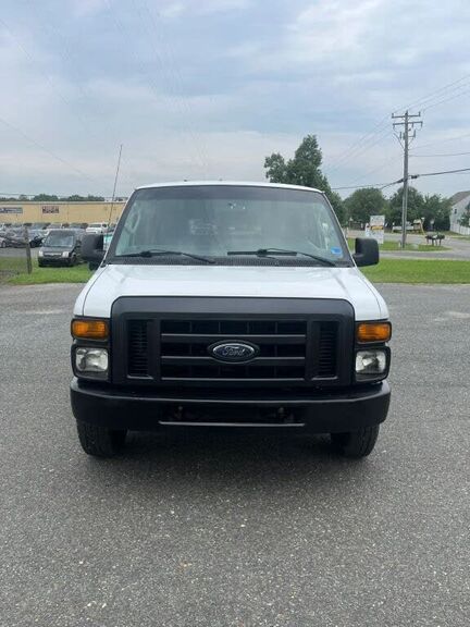 2010 FORD E-350