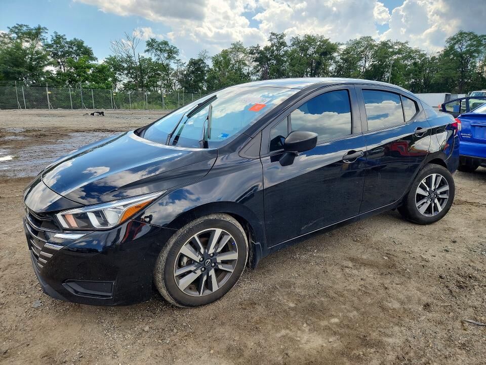 2023 NISSAN Versa