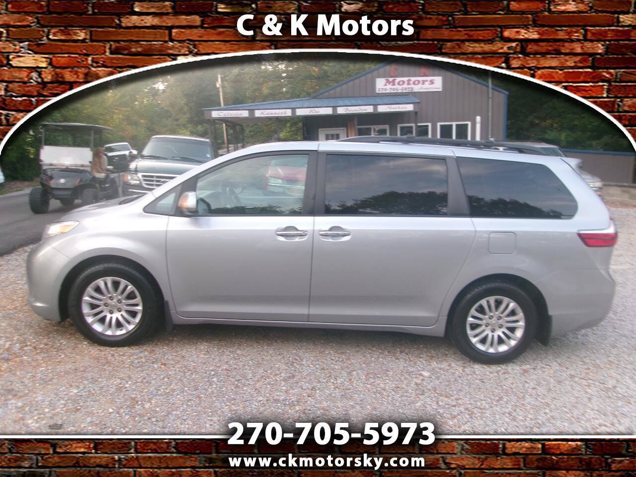 2016 TOYOTA Sienna
