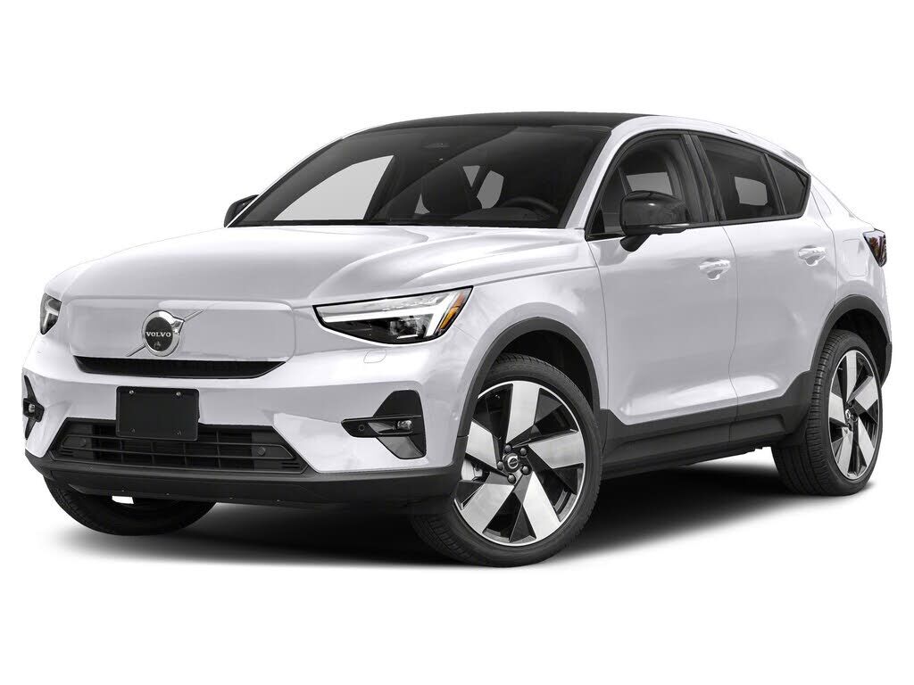 2023 VOLVO C40