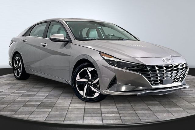 2022 HYUNDAI Elantra