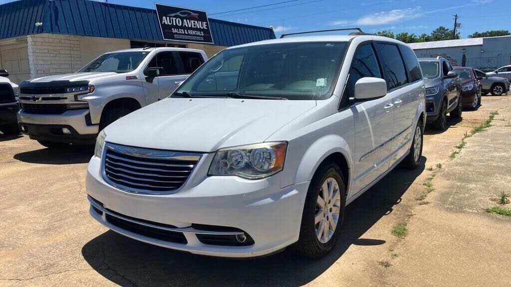 2016 CHRYSLER Town and Country