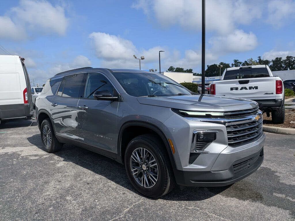 2024 CHEVROLET Traverse