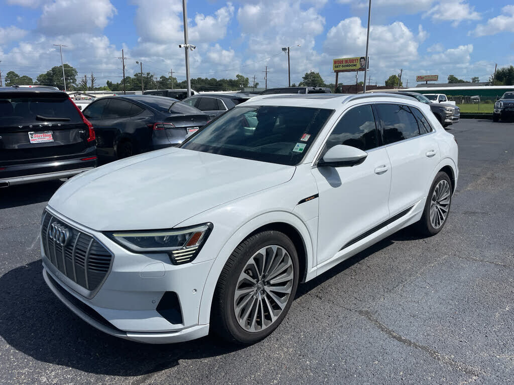 2019 AUDI e-tron