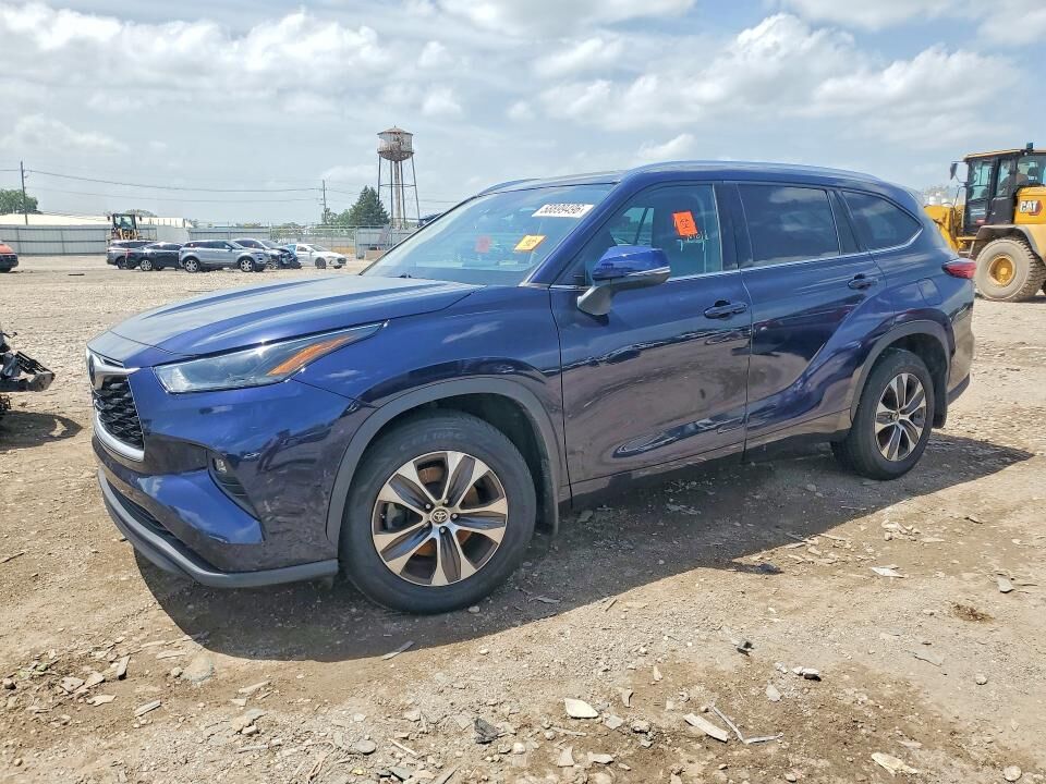 2021 TOYOTA Highlander