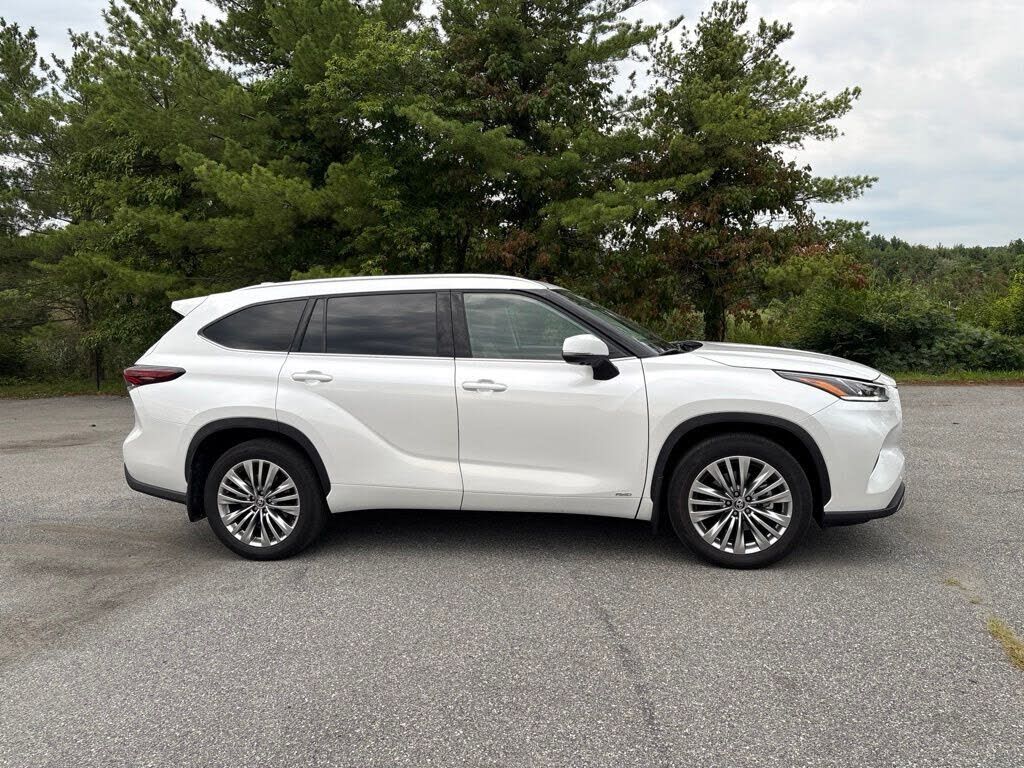 2026 TOYOTA Highlander