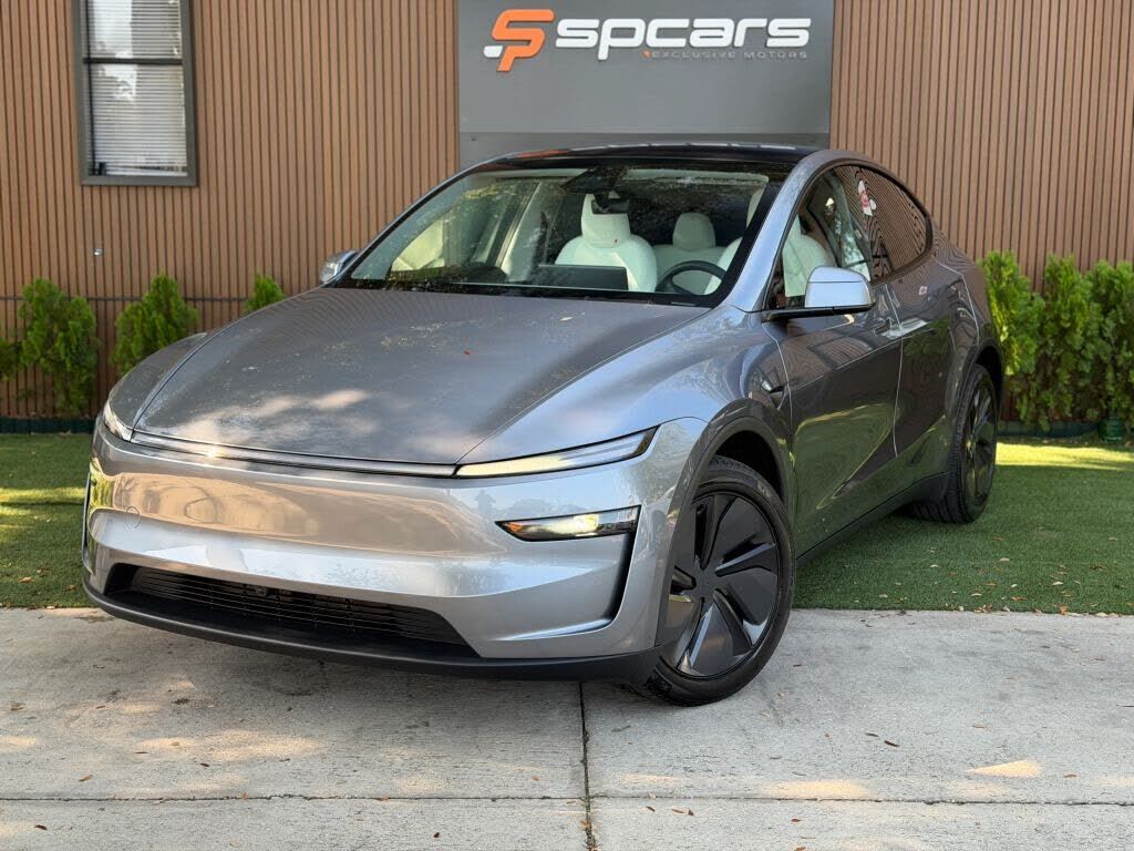 2026 TESLA Model Y