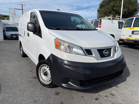 2015 NISSAN NV200