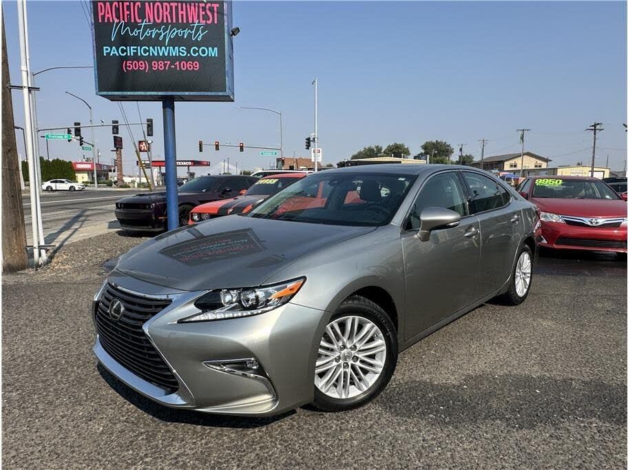 2018 LEXUS ES