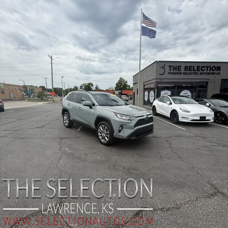 2019 TOYOTA RAV4