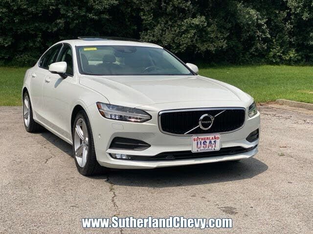 2017 VOLVO S90