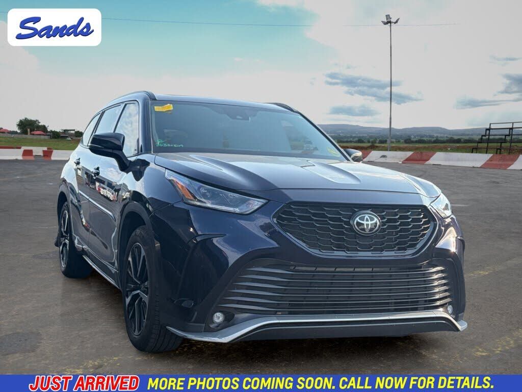 2021 TOYOTA Highlander