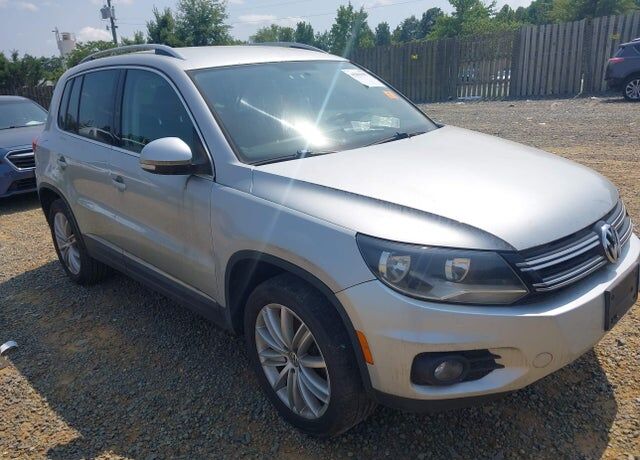 2012 VOLKSWAGEN Tiguan