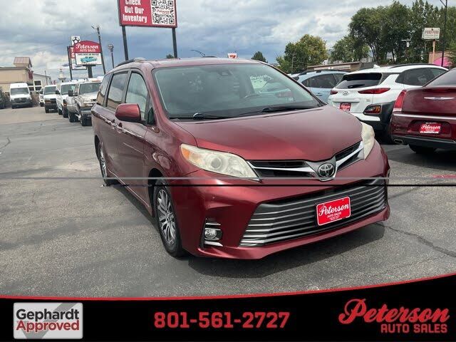 2018 TOYOTA Sienna