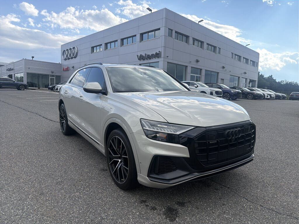 2023 AUDI Q8