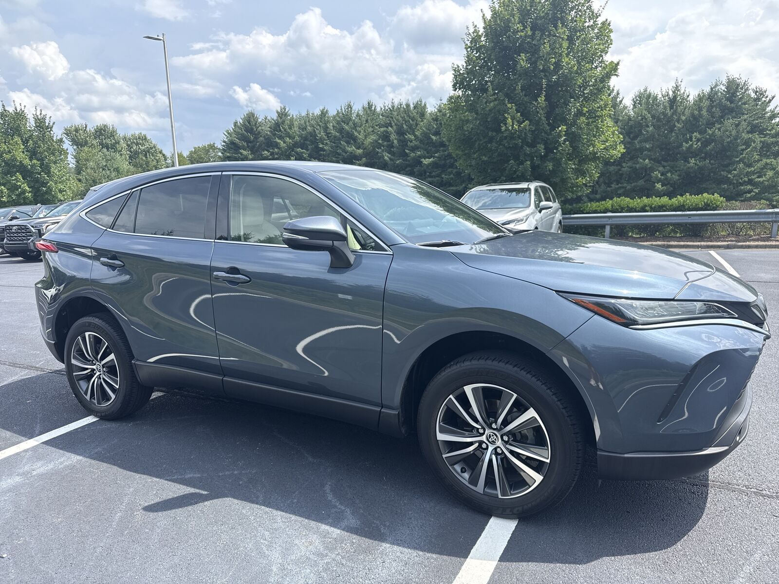 2022 TOYOTA Venza