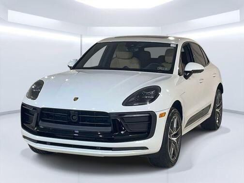 2026 PORSCHE Macan