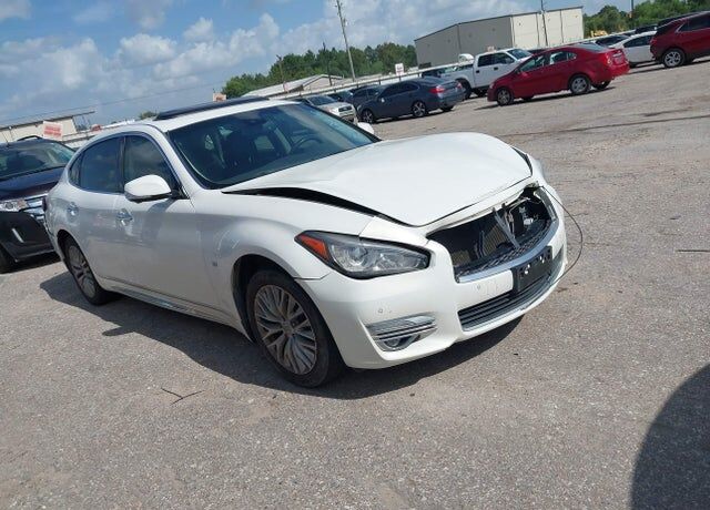 2015 INFINITI Q70L