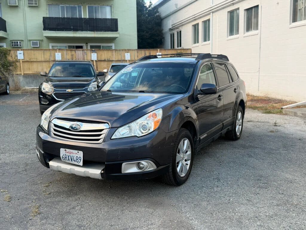 2011 SUBARU Outback
