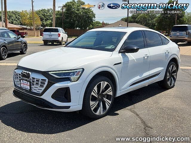 2024 AUDI Q8