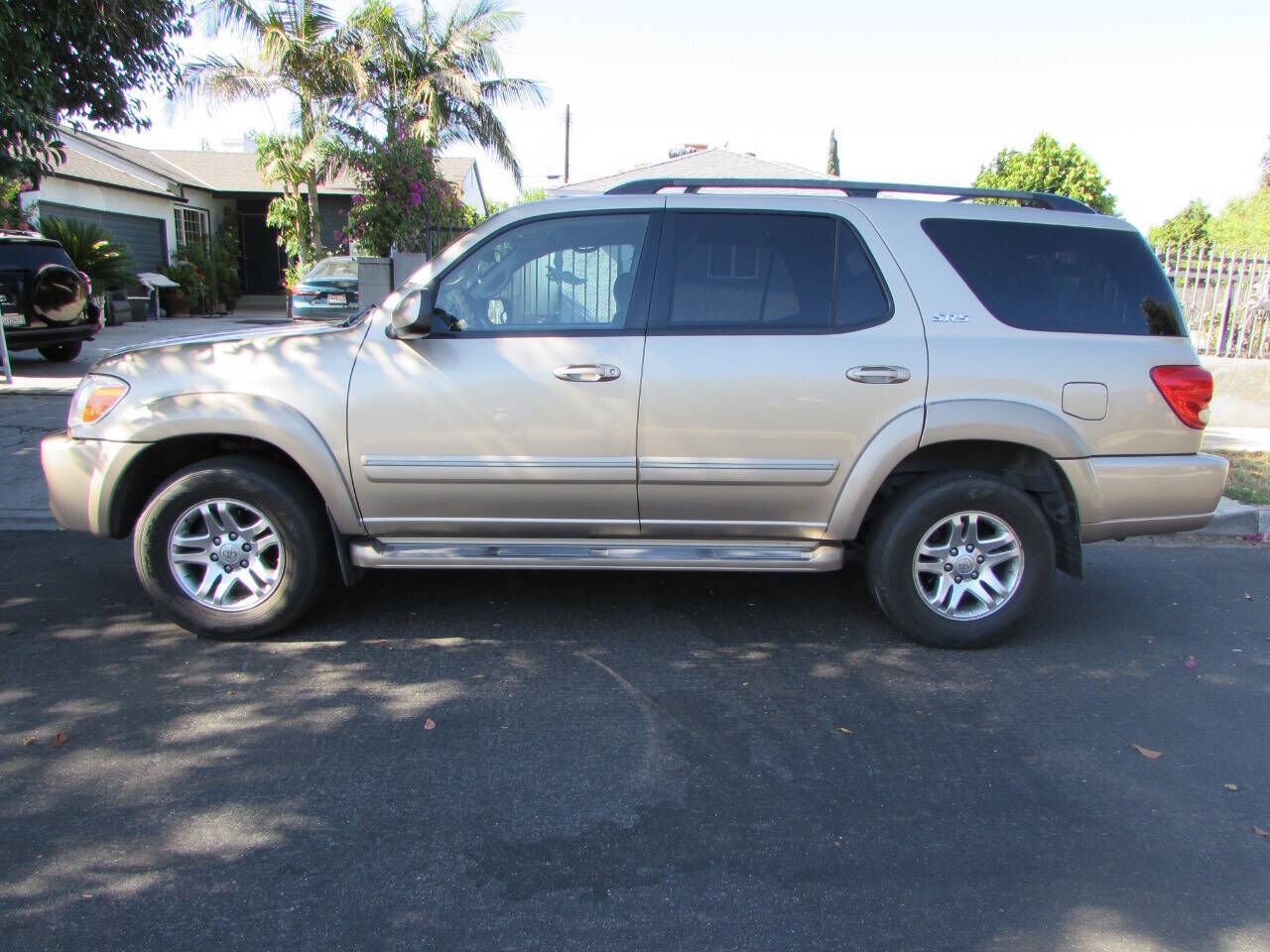 2005 TOYOTA Sequoia