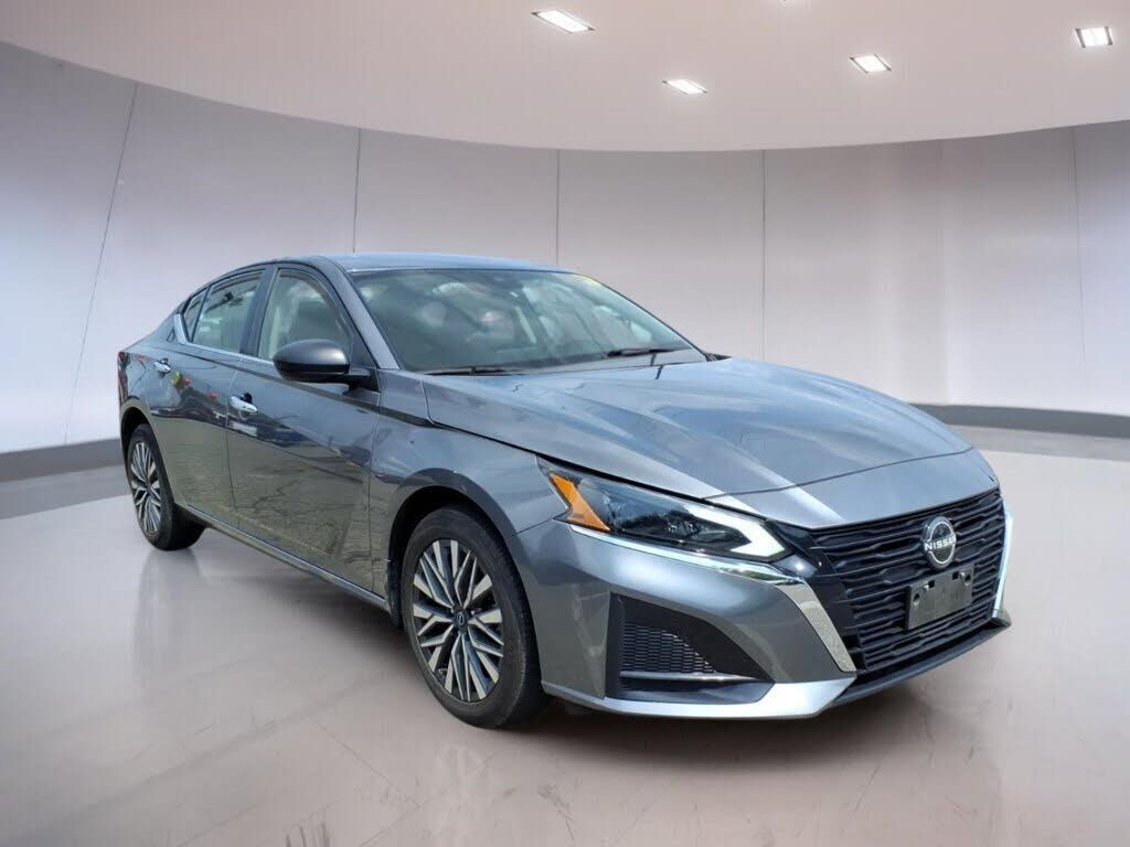2024 NISSAN Altima