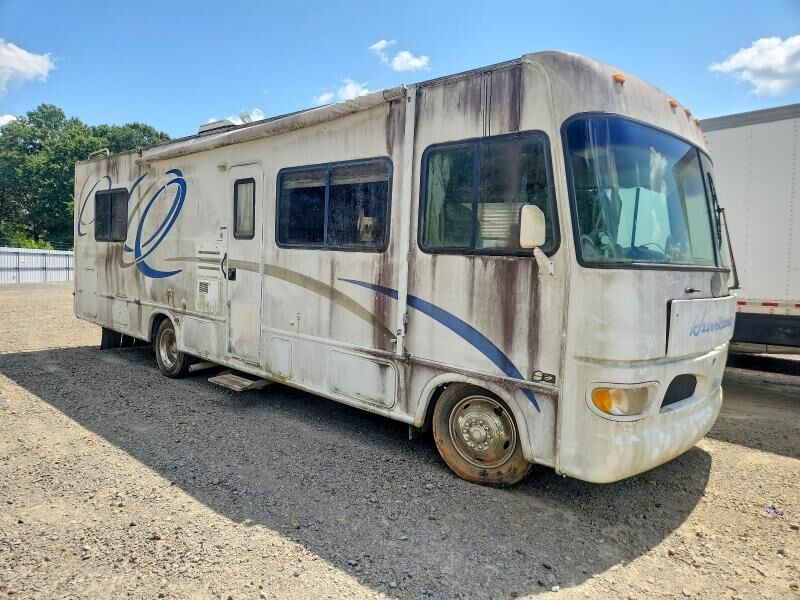 2002 WORKHORSE P32