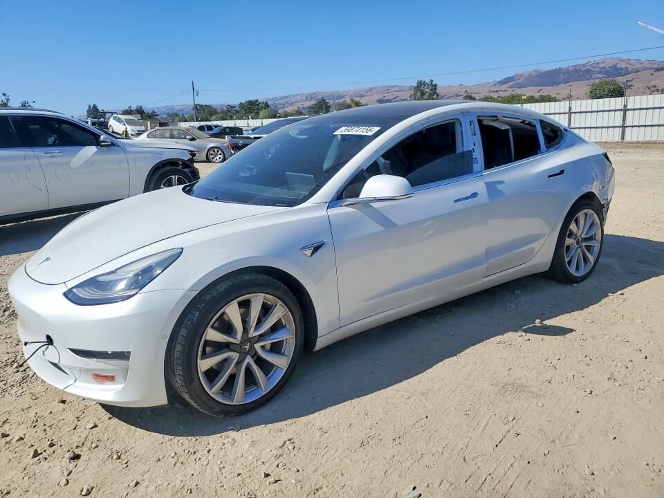2018 TESLA Model 3
