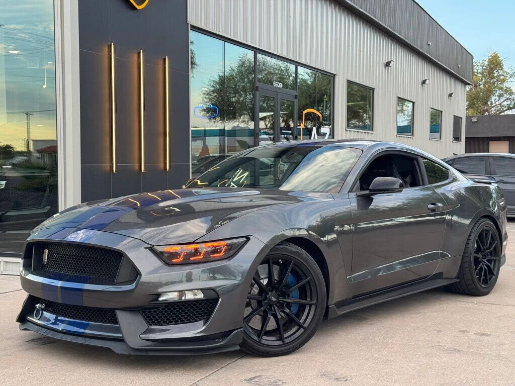 2017 FORD Mustang