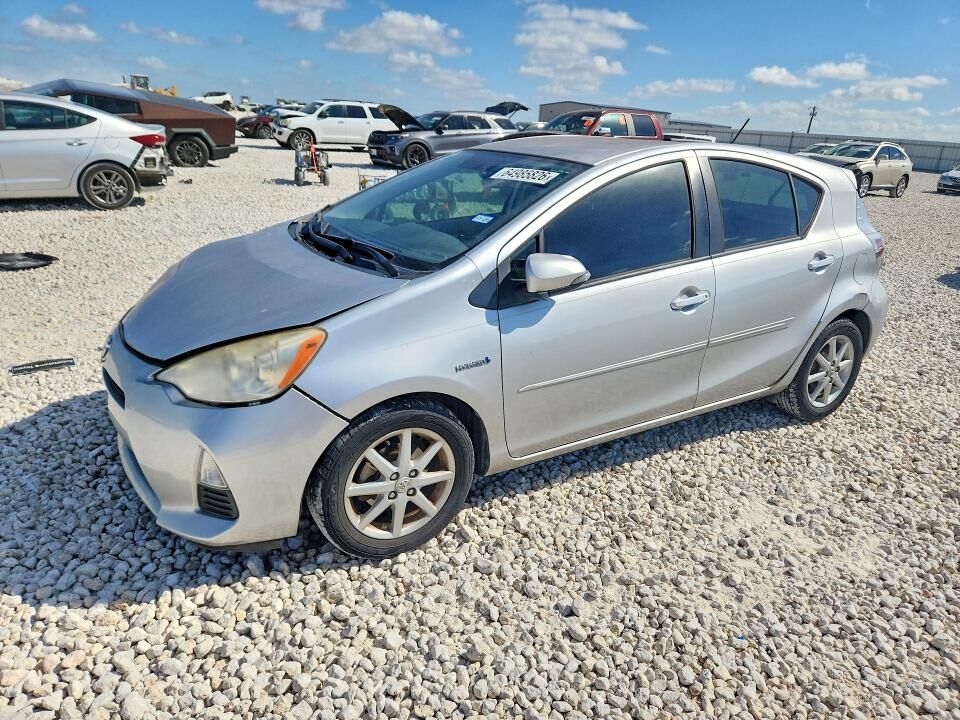 2013 TOYOTA Prius