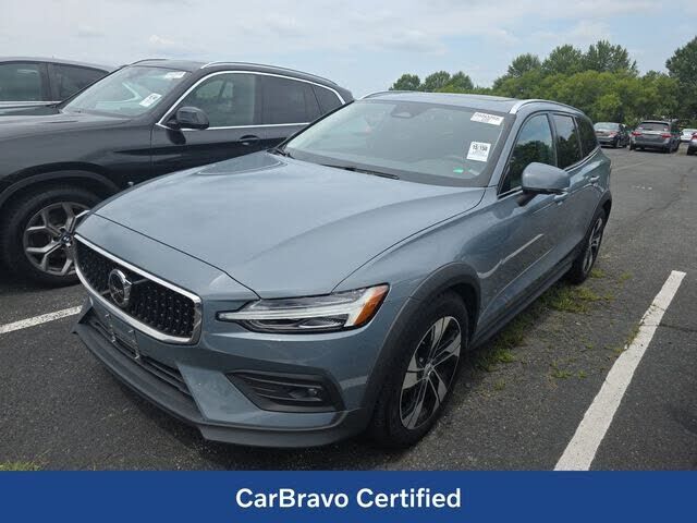 2024 VOLVO V60CC