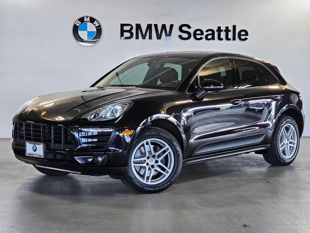 2017 PORSCHE Macan