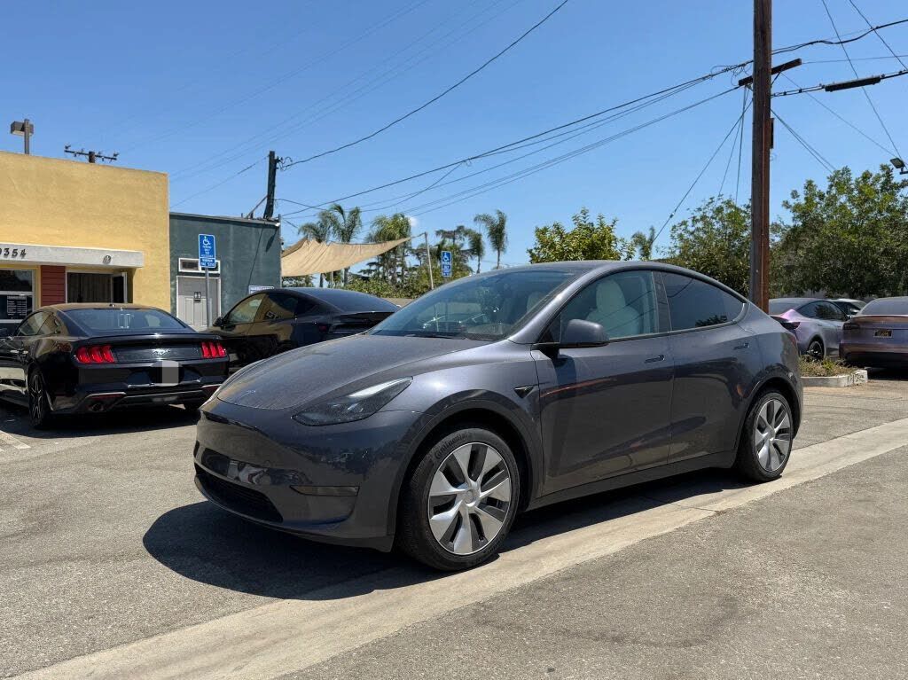 2023 TESLA Model Y
