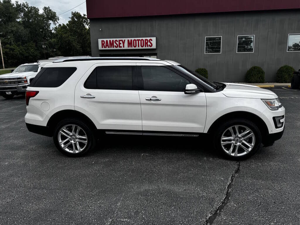 2017 FORD Explorer