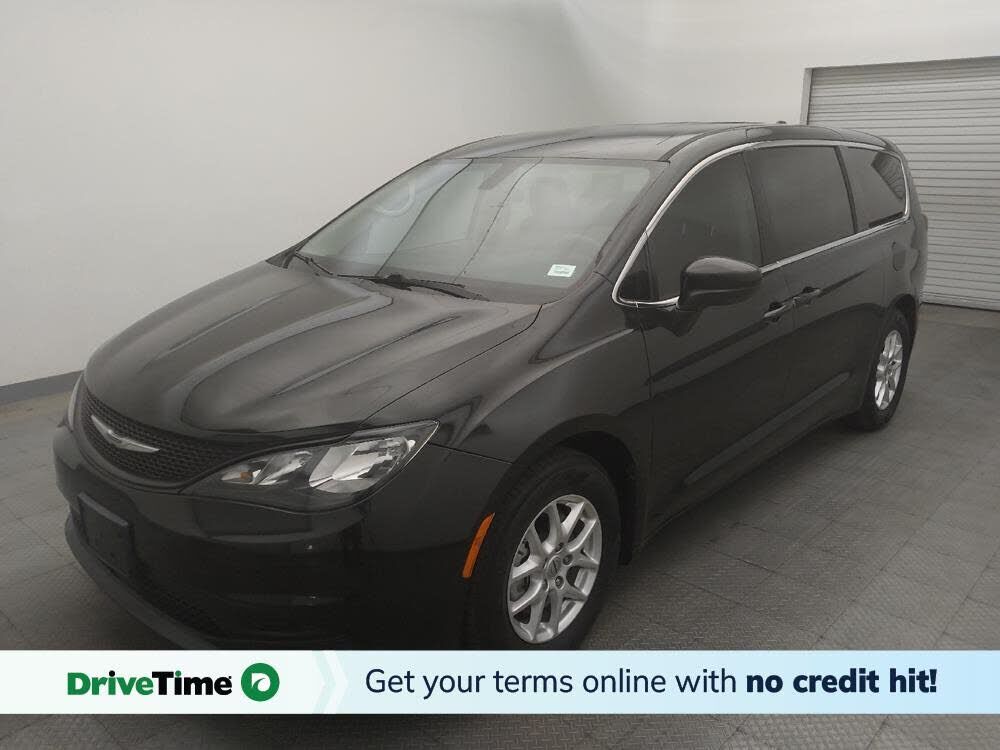2022 CHRYSLER Voyager