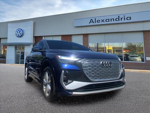 2023 AUDI Q4