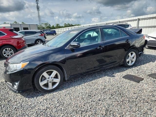 2013 TOYOTA Camry