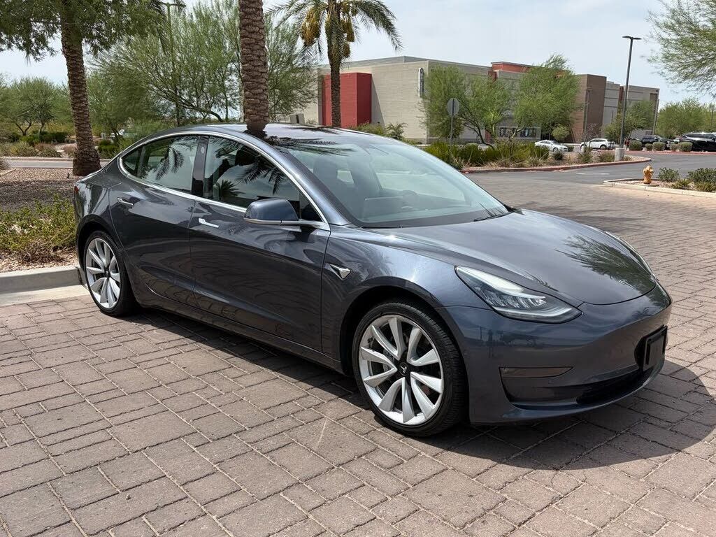 2018 TESLA Model 3