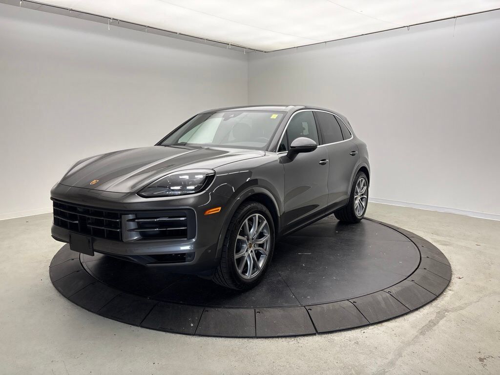 2024 PORSCHE Cayenne