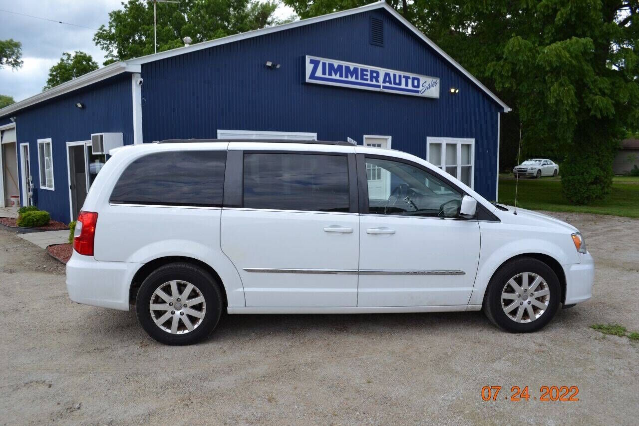 2016 CHRYSLER Town and Country